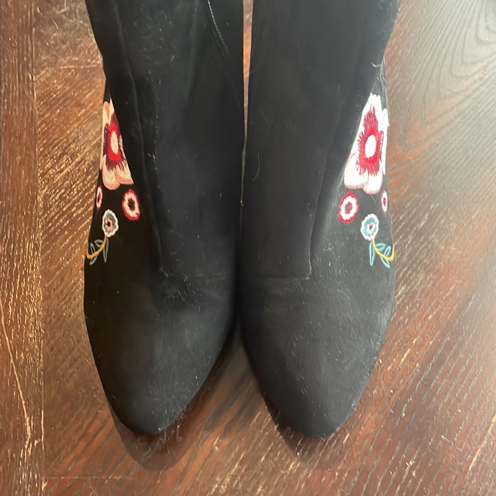 Express Embroidered Bootie - Picture 2 of 3